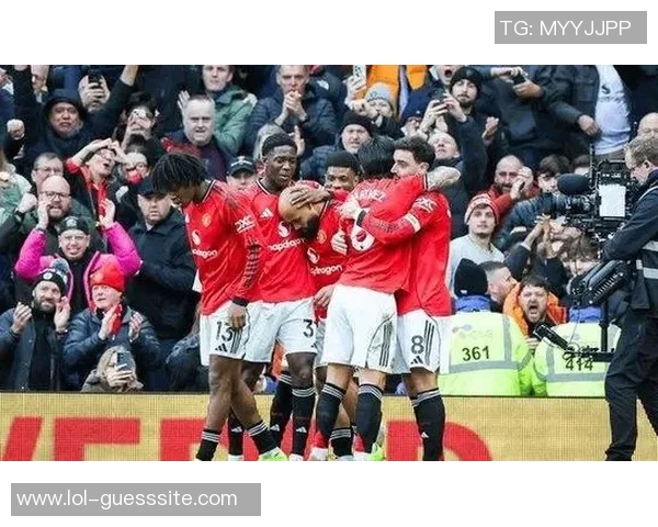 西甲激战曼联大胜波尔图绝杀瞬间引发争议判罚全场沸腾