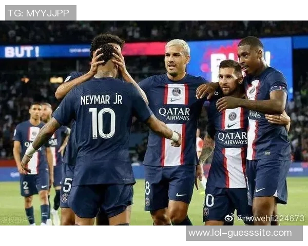 西甲激战：莱比锡与巴黎圣日耳曼战平乌龙球成比赛转折点解析