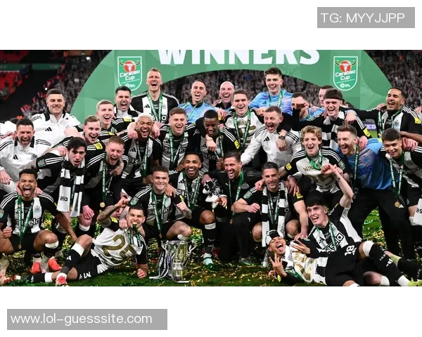 世界杯激战利物浦与曼联握手言和神扑瞬间让全场沸腾