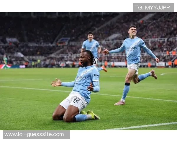 国王杯激战曼联与曼城战成平局精彩瞬间引爆全场气氛