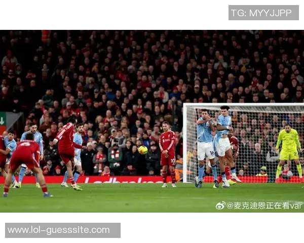 英超焦点战曼城与利物浦握手言和帽子戏法瞬间点燃全场激情